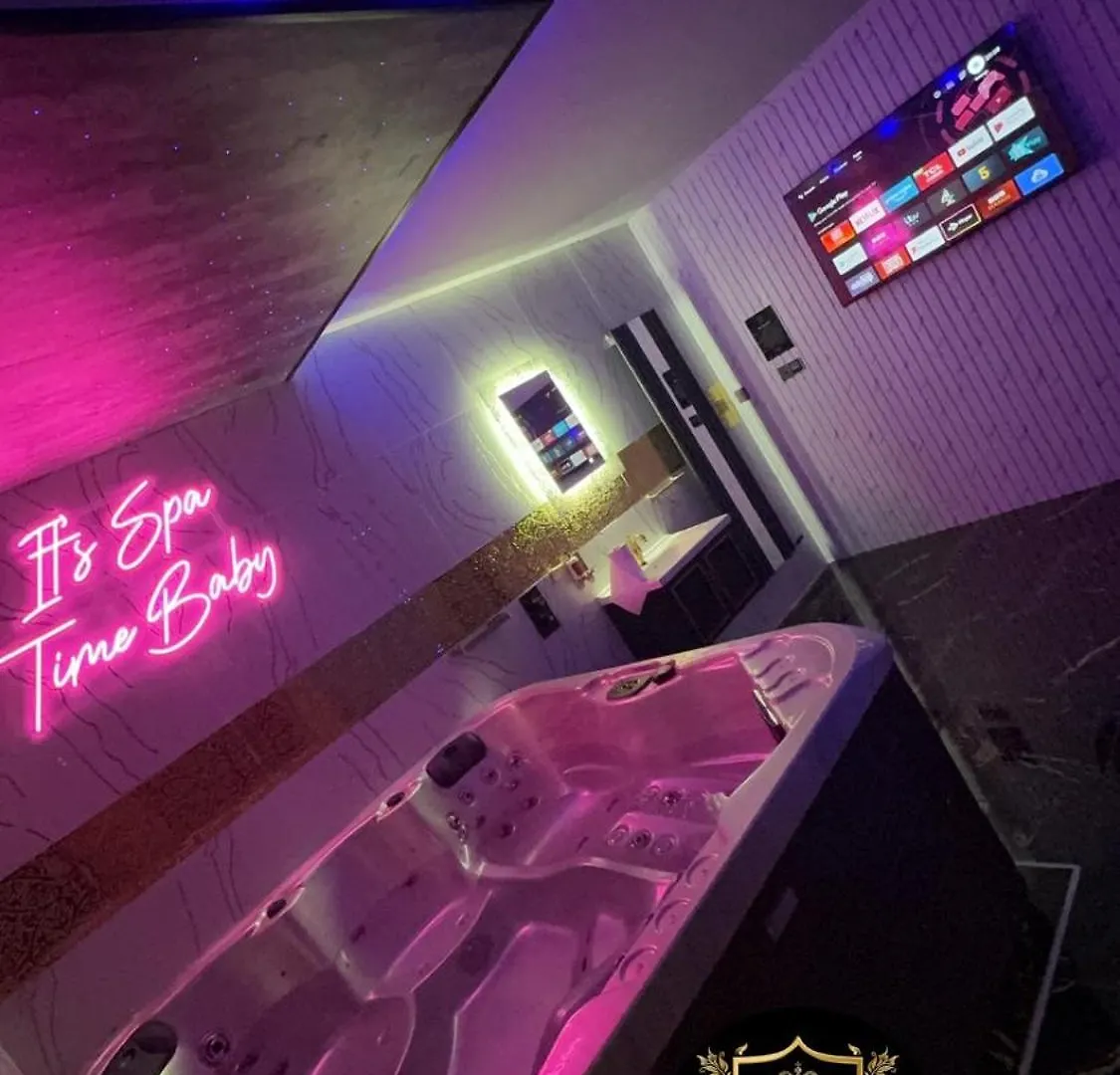 Highfield Private Spa Apartment 브래드퍼드